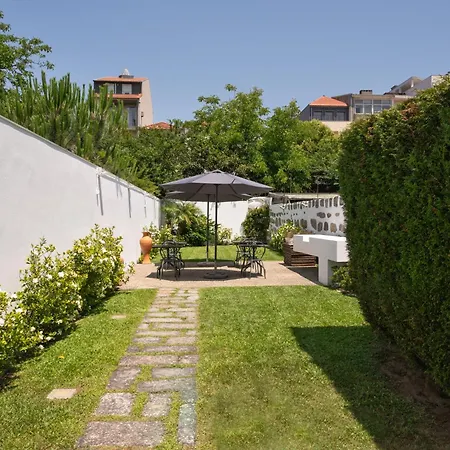 Comfort Charming Cedofeita - Free Parking 4* Πόρτο