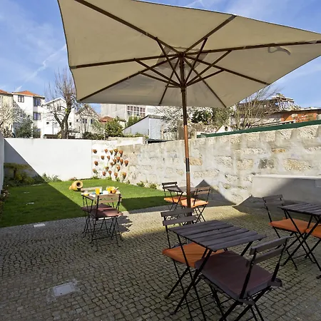 Comfort Charming Cedofeita - Free Parking Oda ve Kahvaltı 4*