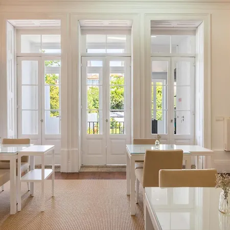 Comfort Charming Cedofeita - Free Parking Oda ve Kahvaltı 4*