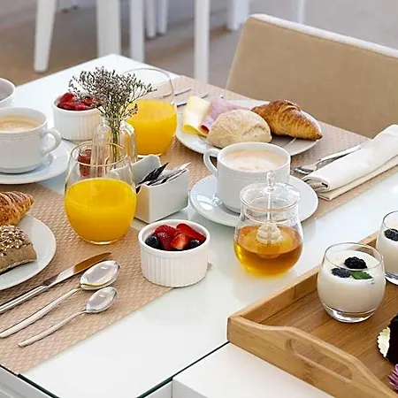 Comfort Charming Cedofeita - Free Parking 住宿加早餐酒店 波尔图