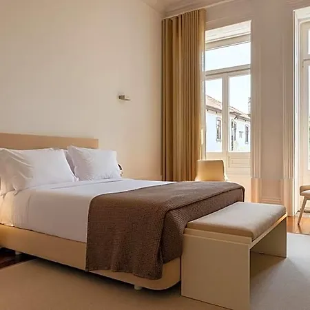 Comfort Charming Cedofeita - Free Parking 4* 波尔图
