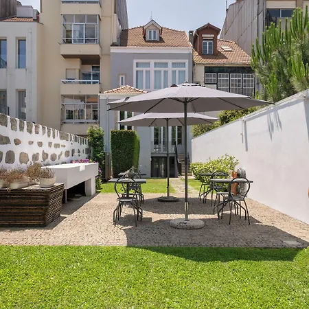 Comfort Charming Cedofeita - Free Parking 4* Oporto