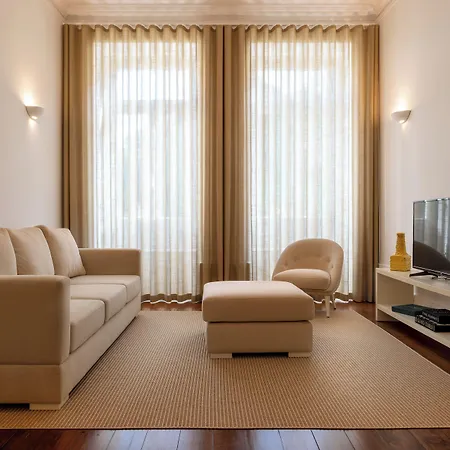 Comfort Charming Cedofeita - Free Parking 4*