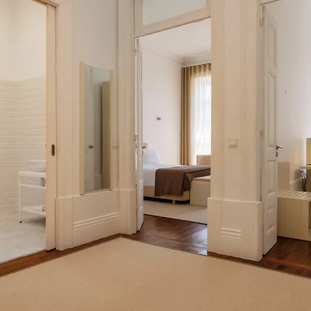 Comfort Charming Cedofeita - Free Parking 4*