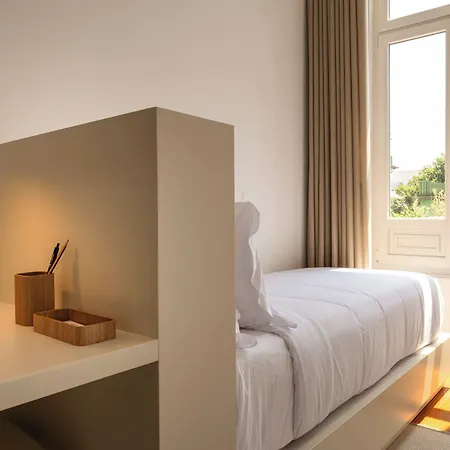 Comfort Charming Cedofeita - Free Parking 4* Oporto