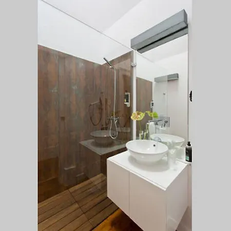 Oda ve Kahvaltı Comfort Charming Cedofeita - Free Parking 4*