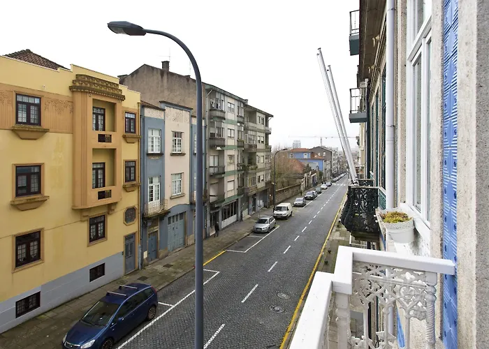 Comfort Charming Cedofeita - Free Parking Alojamento de Acomodação e Pequeno-almoço Porto