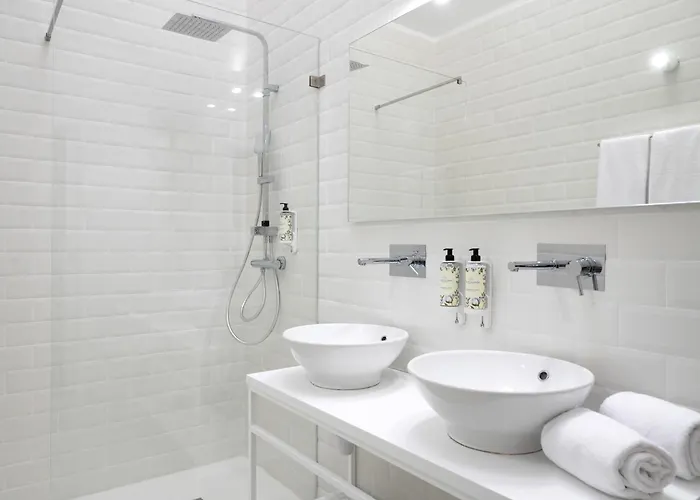 Nocleg ze śniadaniem Comfort Charming Cedofeita - Free Parking 4*