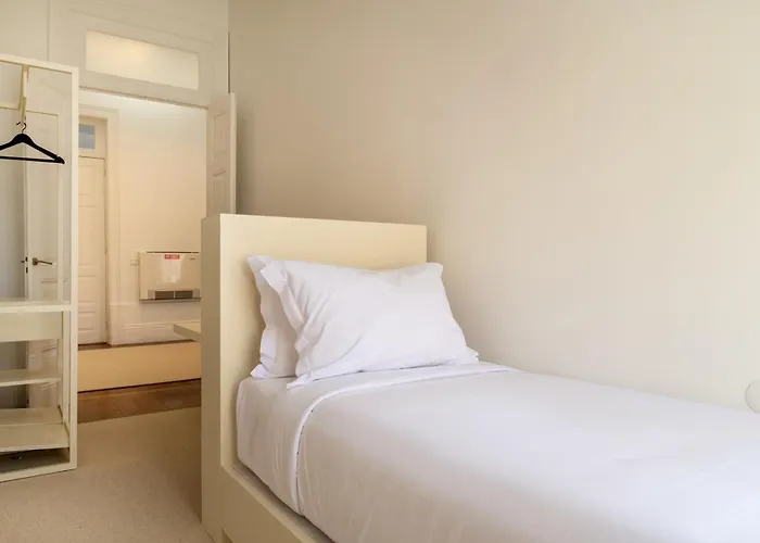 Comfort Charming Cedofeita - Free Parking Alojamento de Acomodação e Pequeno-almoço