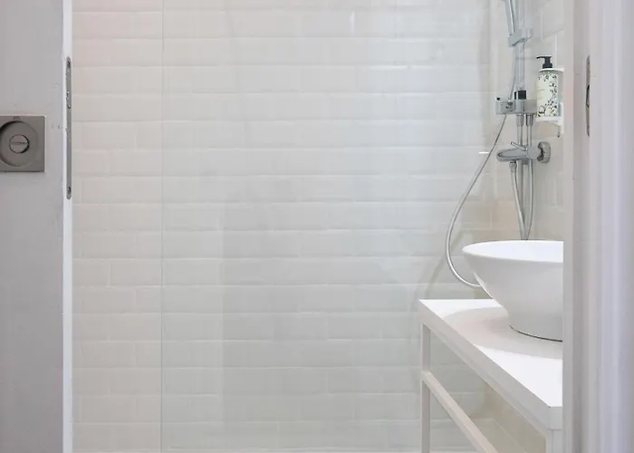 Comfort Charming Cedofeita - Free Parking Porto