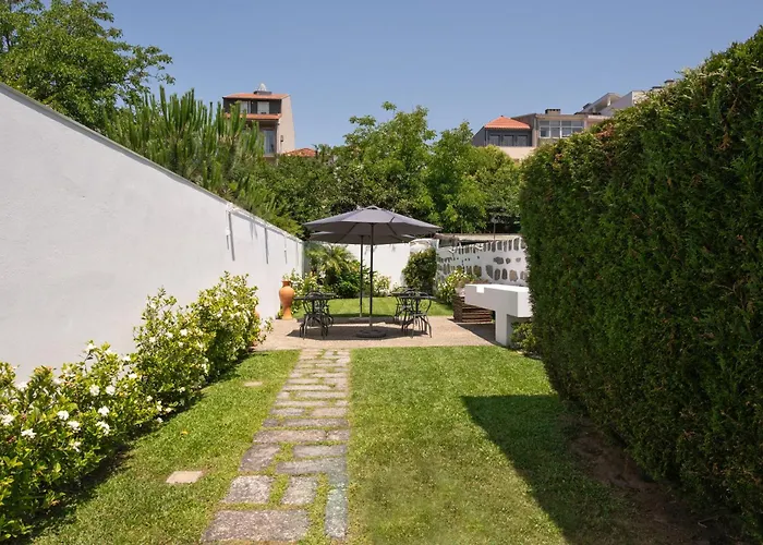 Comfort Charming Cedofeita - Free Parking 4* Porto