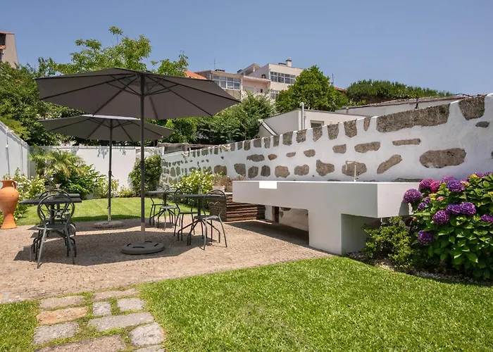 Comfort Charming Cedofeita - Free Parking 4*