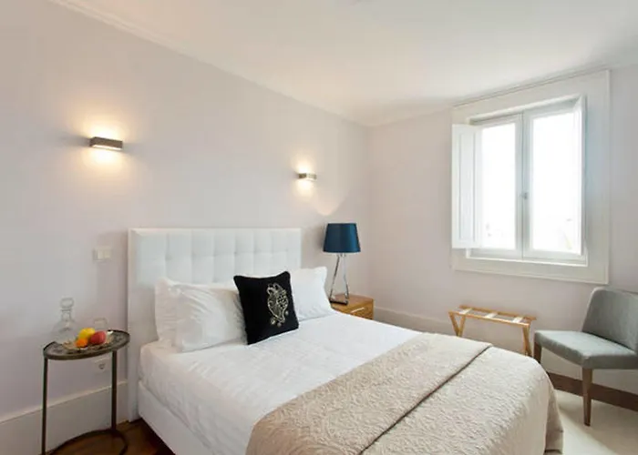 Comfort Charming Cedofeita - Free Parking 4* Porto