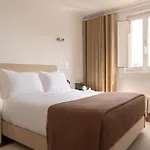 Comfort Charming Cedofeita - Free Parking 4* 波尔图