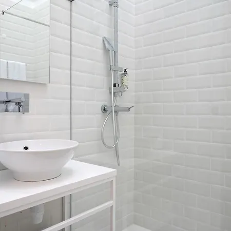 Comfort Charming Cedofeita - Free Parking Bed & Breakfast Oporto