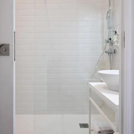 Comfort Charming Cedofeita - Free Parking Oporto