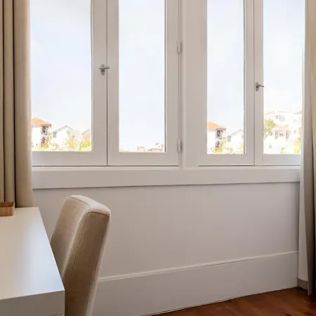 Comfort Charming Cedofeita - Free Parking 4* פורטו
