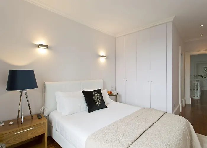 Comfort Charming Cedofeita - Free Parking לינה וארוחת בוקר