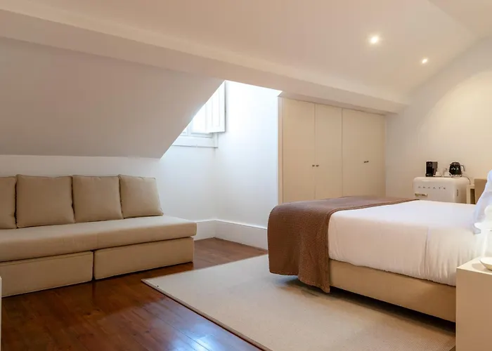 Comfort Charming Cedofeita - Free Parking 4*