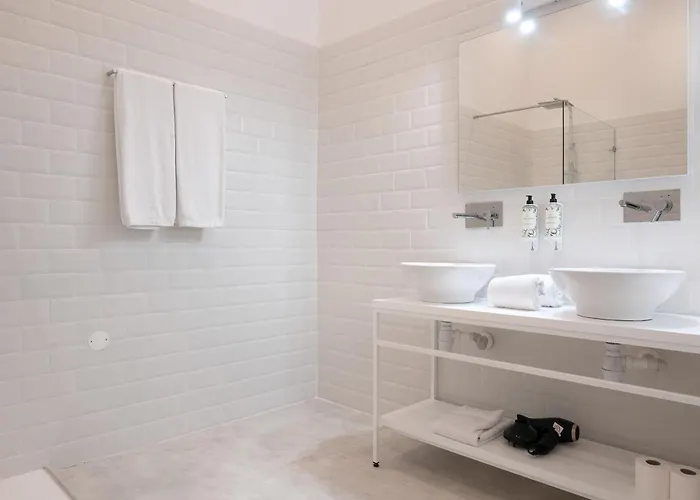 Comfort Charming Cedofeita - Free Parking לינה וארוחת בוקר 4*