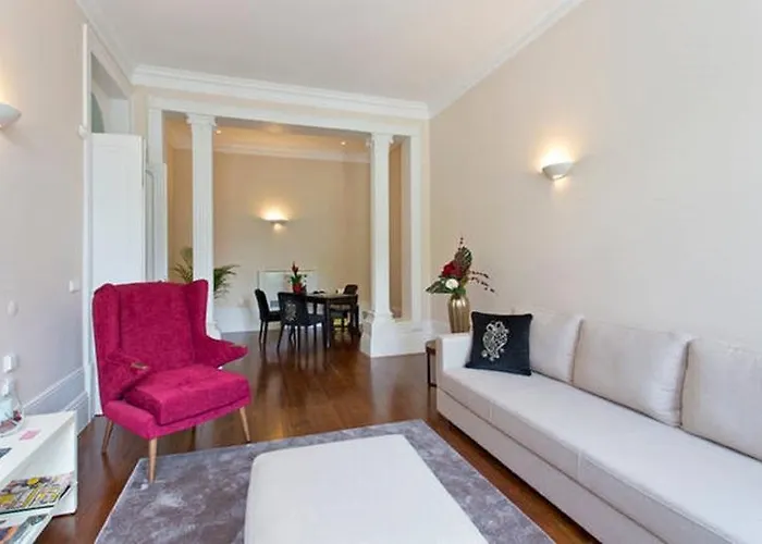 Comfort Charming Cedofeita - Free Parking 4* פורטו