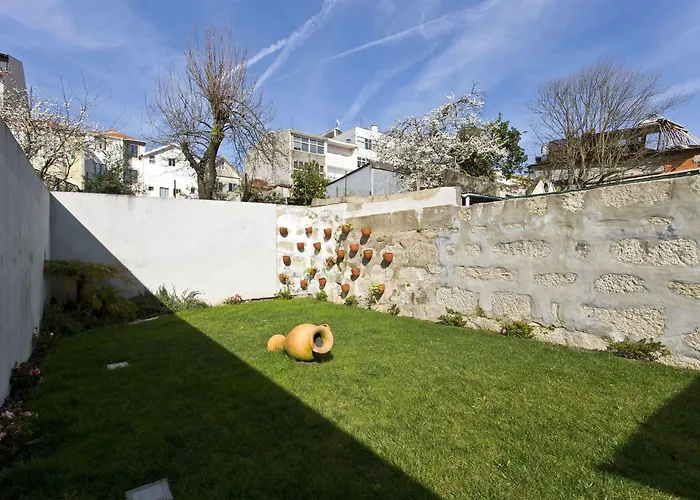 Comfort Charming Cedofeita - Free Parking לינה וארוחת בוקר