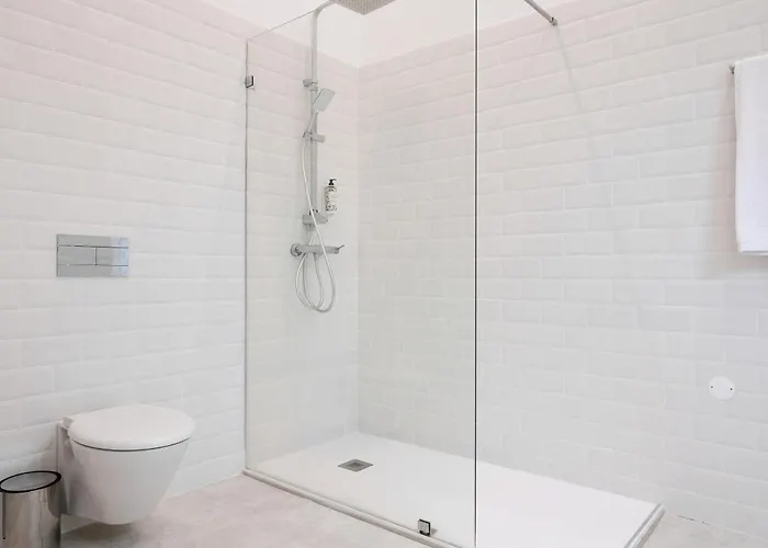 Bed & Breakfast Comfort Charming Cedofeita - Free Parking Porto