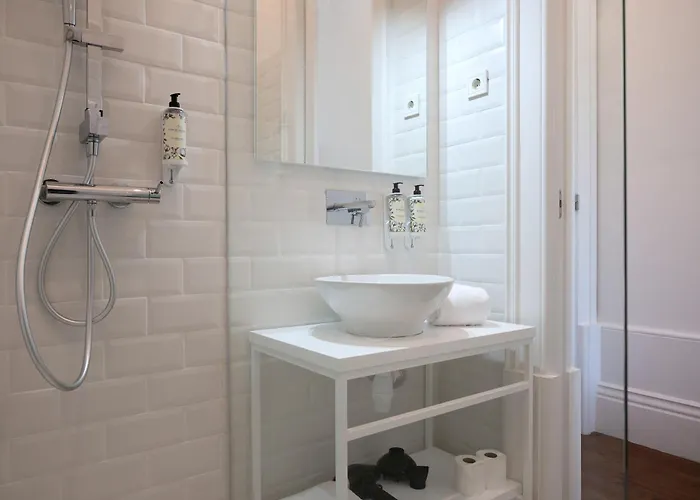 Comfort Charming Cedofeita - Free Parking Bed & Breakfast Porto