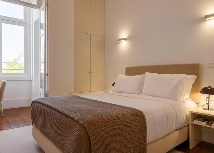 Comfort Charming Cedofeita - Free Parking 4*